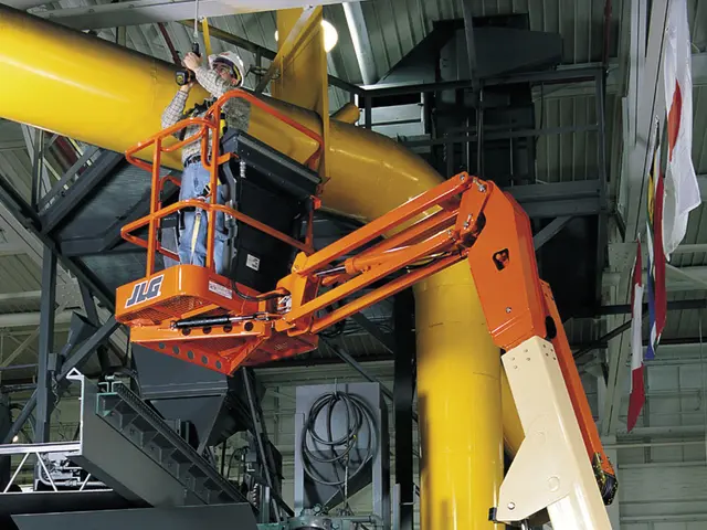 JLG E300AJP (30 ft)